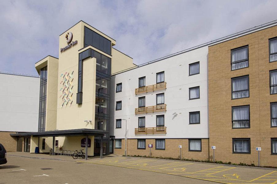 Premier Inn Cambridge Girton  Exterior photo