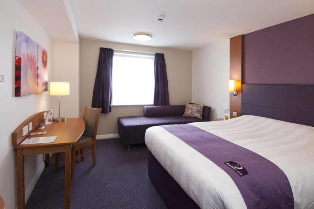 Premier Inn Cambridge Girton  Exterior photo