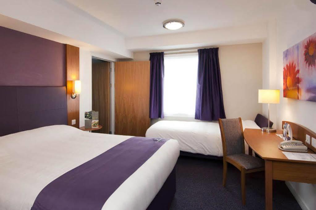 Premier Inn Cambridge Girton  Exterior photo